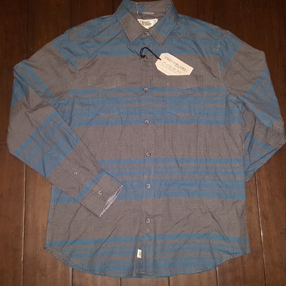 Free Planet Other - Large Free Planet Mens casual button up tee shirt